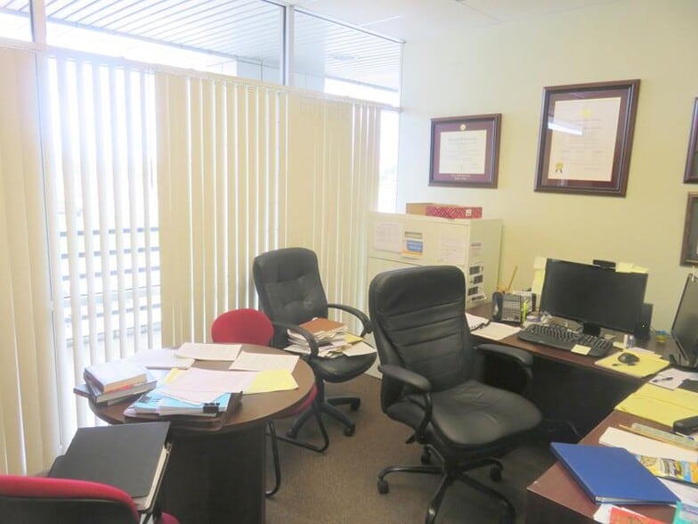 4900 SE Loop 820, Fort Worth, TX for lease - Interior Photo - Image 3 of 15