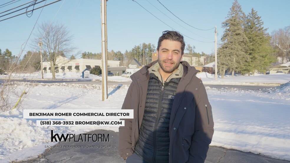 1742 US-9, Halfmoon, NY à vendre - Vidéo sur l’inscription commerciale - Image 2 de 10