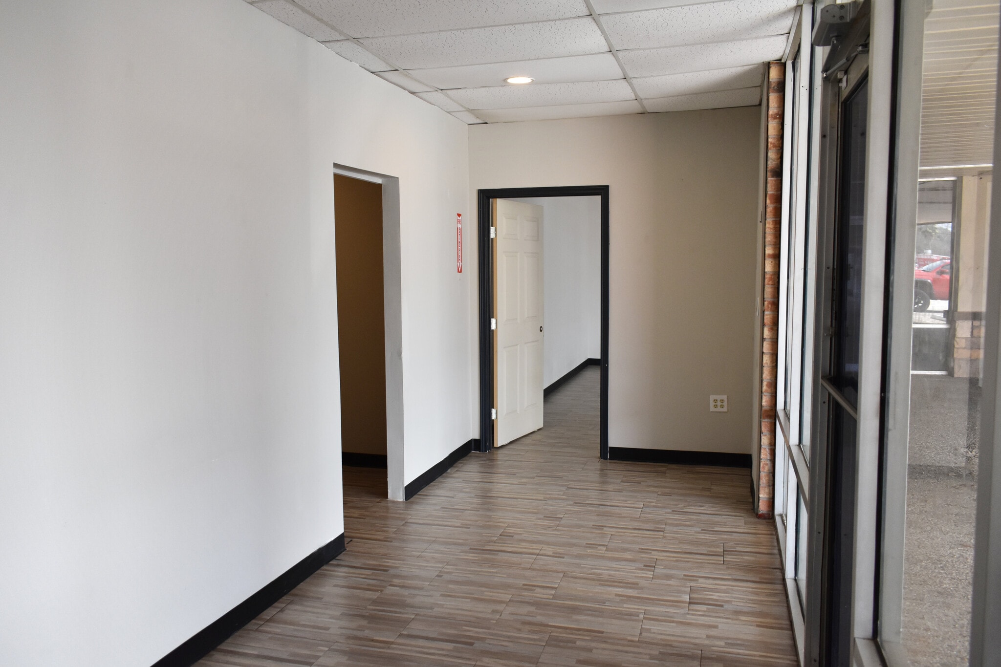 11302-11332 Huffmeister Rd, Houston, TX for lease Interior Photo- Image 1 of 5