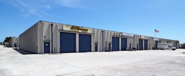 Plus de détails pour 1220 Tangelo Ter, Delray Beach, FL - Industriel à louer