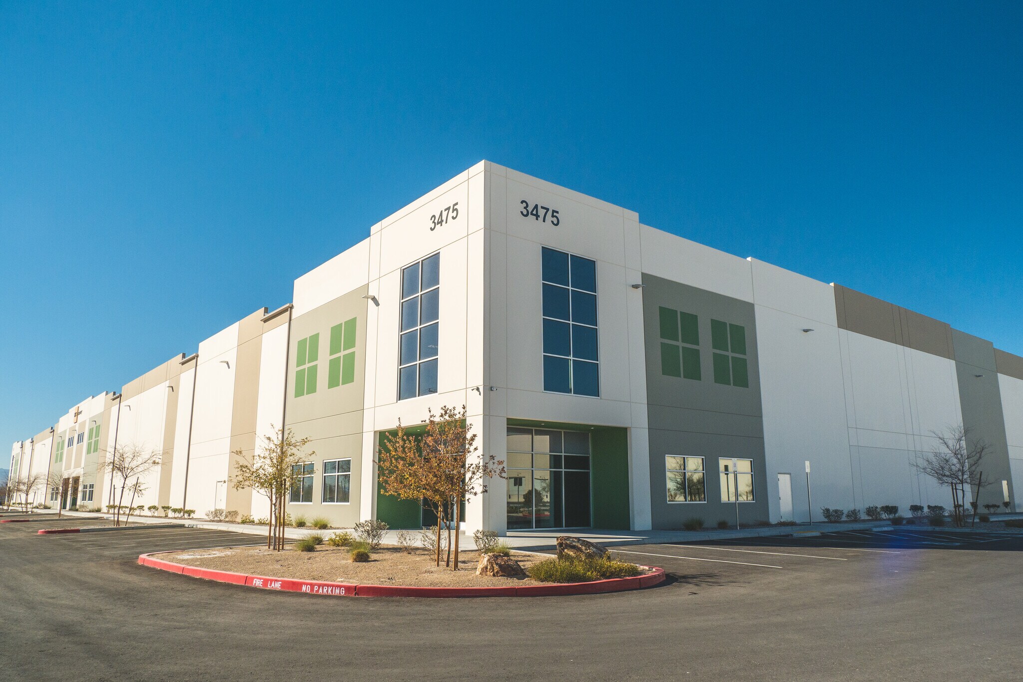 3475 N Las Vegas Blvd, Las Vegas, NV for lease Primary Photo- Image 1 of 12