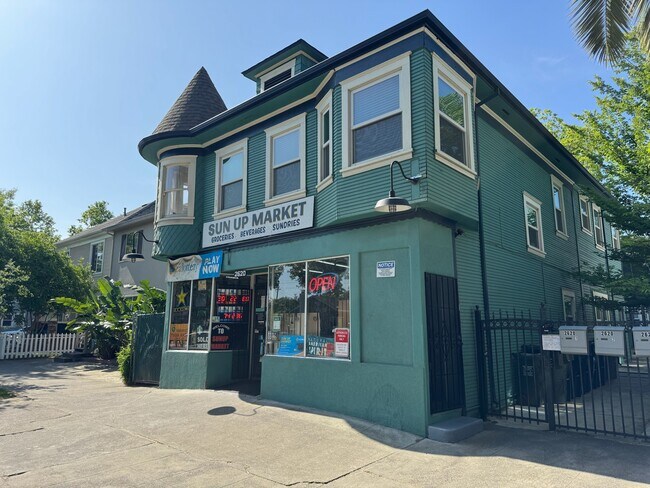 More details for 2620 T St, Sacramento, CA - Multifamily for Sale