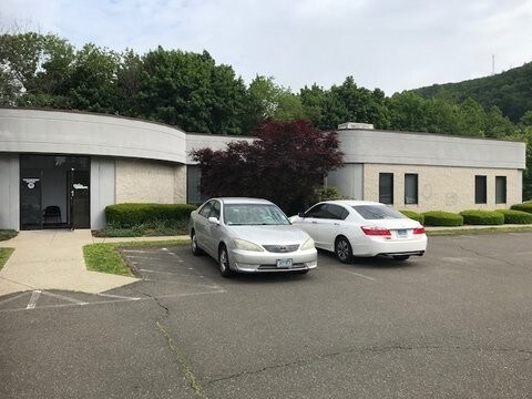 7 Research Dr, Woodbridge, CT à vendre - Photo du bâtiment - Image 2 de 14