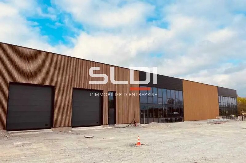 Flex dans Ambérieux à louer - Photo du bâtiment - Image 2 de 9