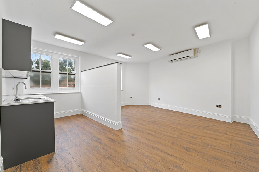 94 Kensington High St, London for lease - Interior Photo - Image 1 of 25