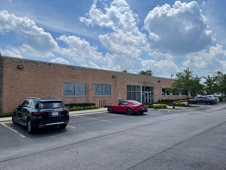 1321 Tower Rd, Schaumburg, IL for lease - Building Photo - Image 1 of 19