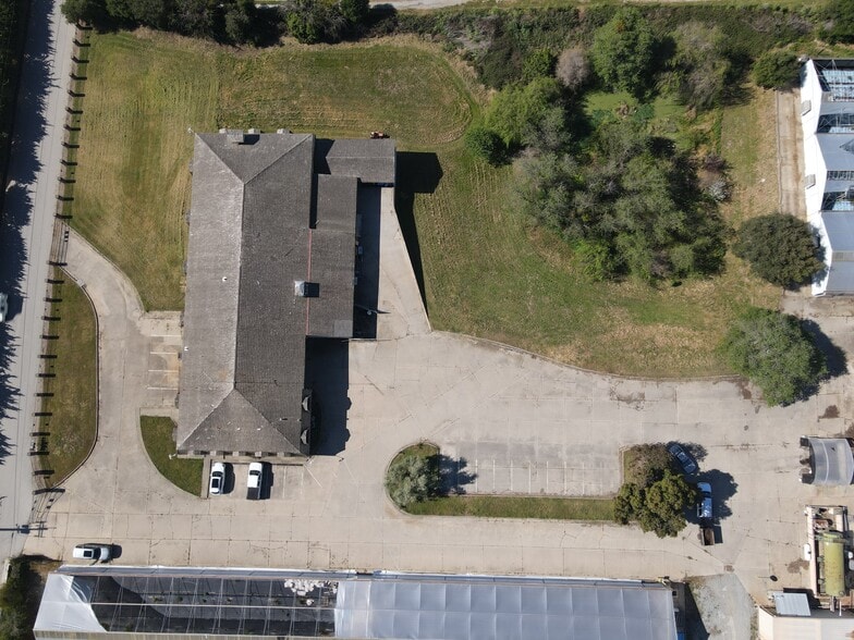 133 Hughes Rd, Watsonville, CA à vendre - Photo du bâtiment - Image 2 de 17
