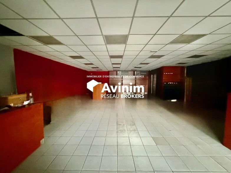 Retail in Livry-Gargan for lease - Interior Photo - Image 1 of 1