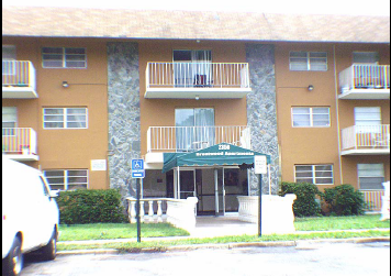 2350 NE 173rd St, North Miami Beach, FL à vendre - Photo du bâtiment - Image 3 de 5