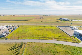 640 24th St SE, High River, AB - Aerial  map view