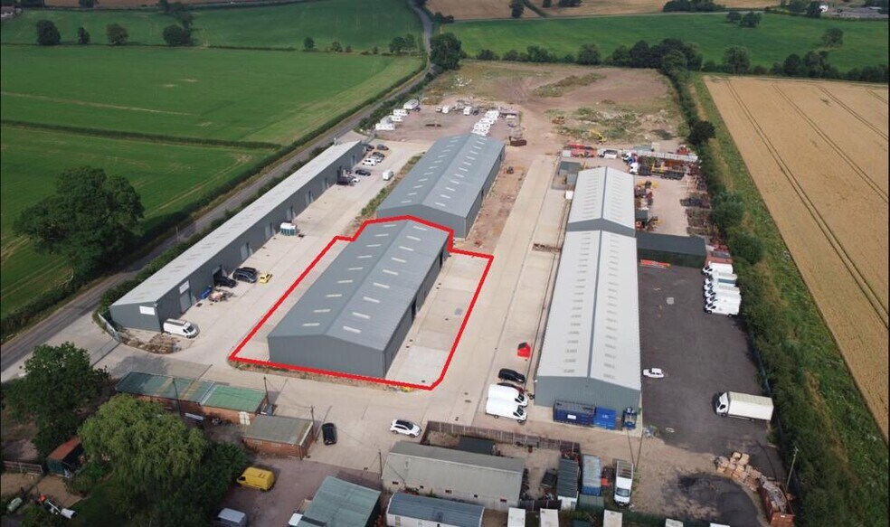 Eastern Way, Heath And Reach à louer - Photo du bâtiment - Image 1 de 9