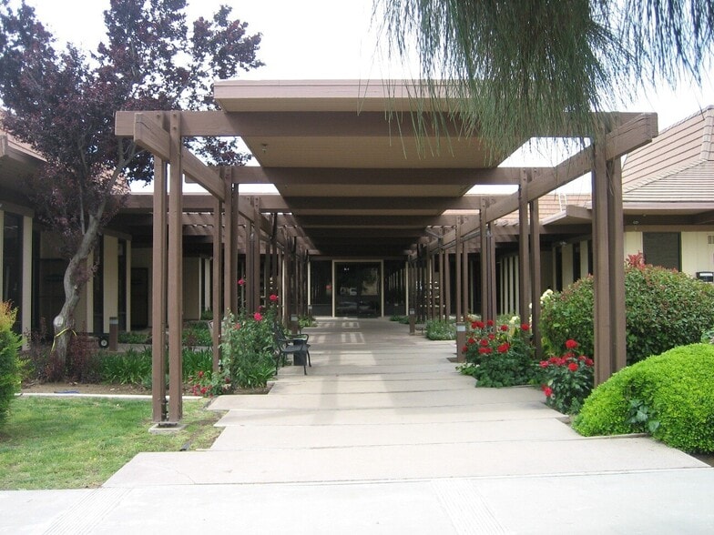 6200 Lake Ming rd, Bakersfield, CA for lease - Building Photo - Image 2 of 10