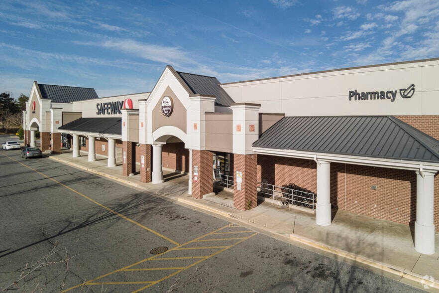 110-195 Village Dr, Waldorf, MD for lease - Building Photo - Image 2 of 7