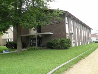 Plus de détails pour 244 23rd Ave N, Clinton, IA - Bureau à louer