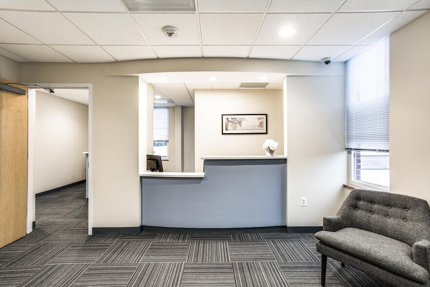 3541-3543 W Braddock Rd, Alexandria, VA à louer - Photo du bâtiment - Image 2 de 36