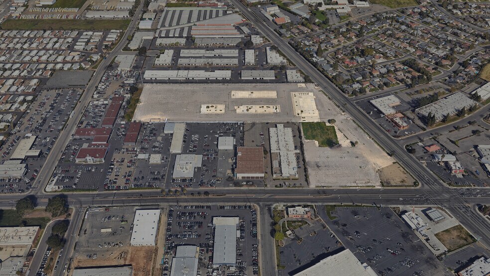 3815 Florin Rd, Sacramento, CA à louer - Photo du bâtiment - Image 1 de 2