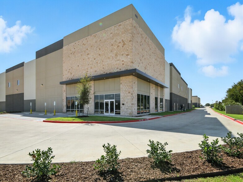 600 Gerault Rd, Flower Mound, TX à vendre - Photo du bâtiment - Image 1 de 15