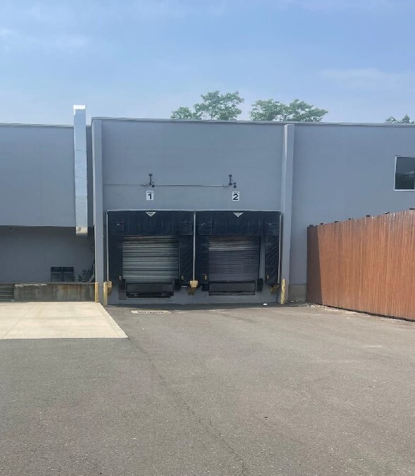 76 Progress Dr, Stamford, CT for lease Building Photo- Image 1 of 3