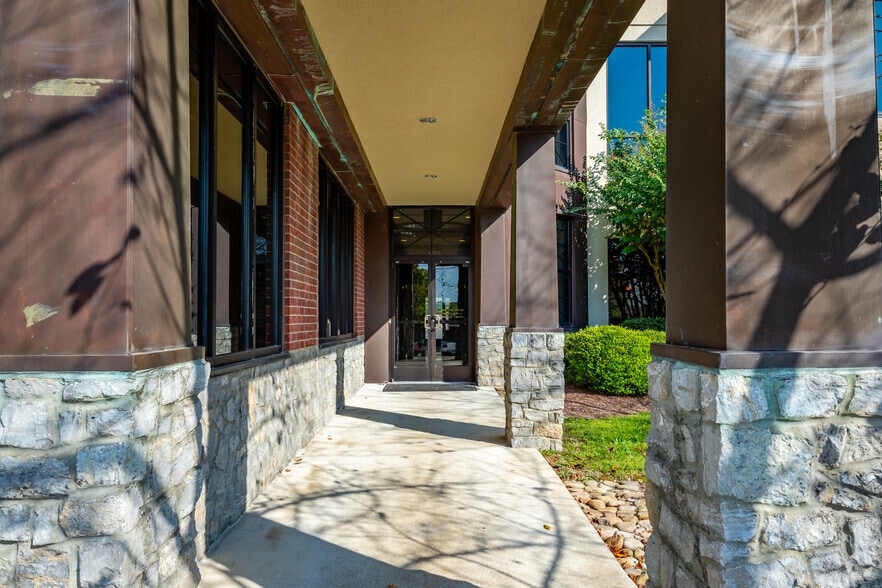 1612 Westgate Cir, Brentwood, TN à louer - Photo du bâtiment - Image 3 de 7