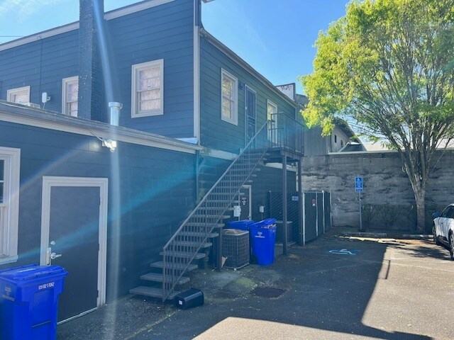 3321-3327 SE Hawthorne St, Portland, OR à louer - Photo du bâtiment - Image 2 de 6