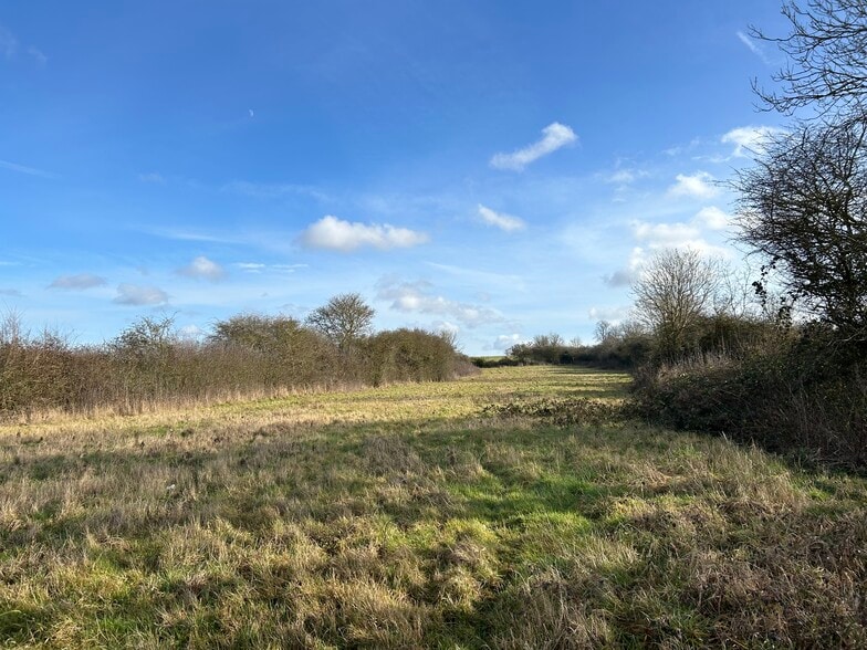 89 High St, Yardley Hastings à vendre - Photo du bâtiment - Image 2 de 10