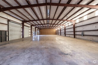 6743 Theall Rd, Houston, TX for lease Interior Photo- Image 2 of 2
