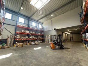Flex in Cormeilles-en-Parisis for lease Interior Photo- Image 1 of 7