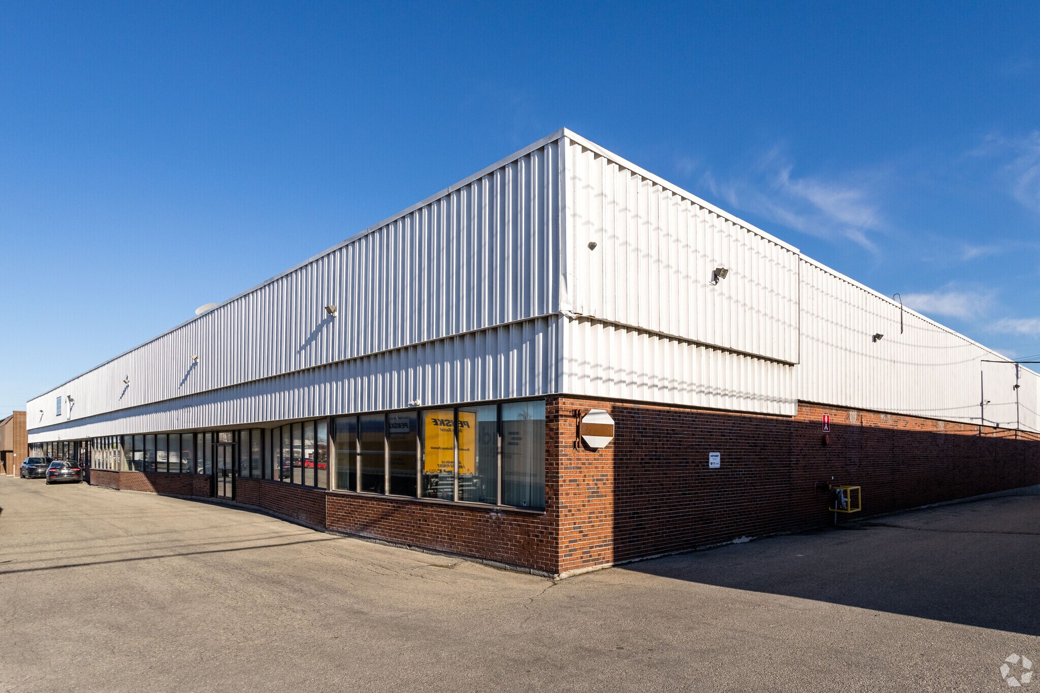 4300-4320 Boul Poirier, Montréal, QC for sale Primary Photo- Image 1 of 1