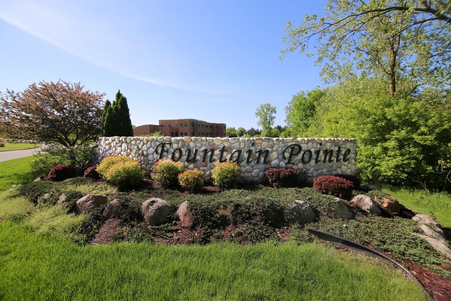 11 Atrium Dr, Okemos, MI à vendre - Photo du bâtiment - Image 1 de 11