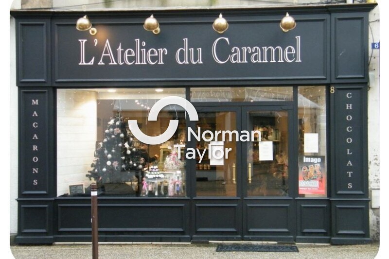Retail in Sète for lease Building Photo- Image 1 of 5