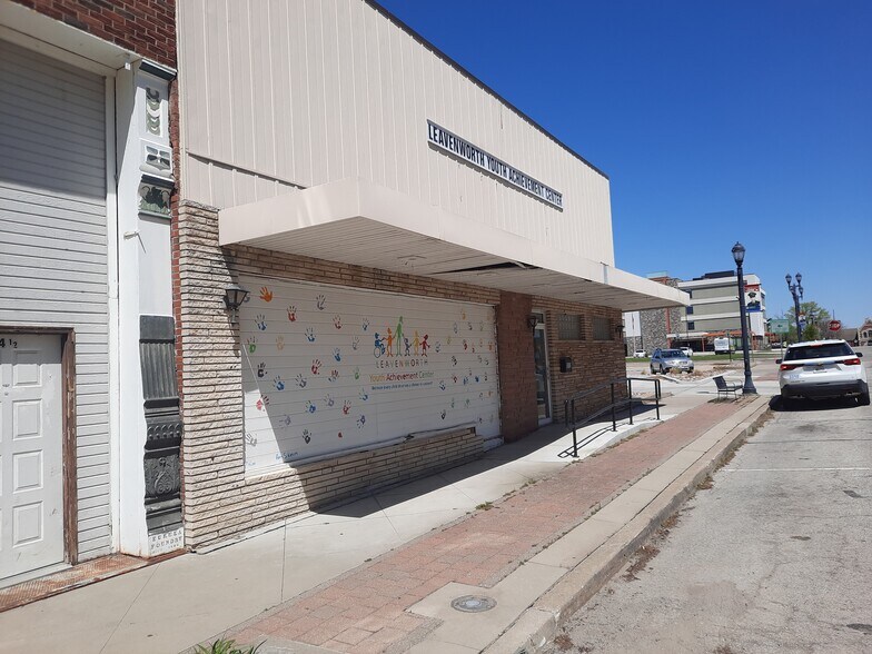 312 Delaware Street, Leavenworth, KS à vendre - Photo du bâtiment - Image 3 de 9