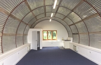 Castle Ln, West Grinstead for lease Interior Photo- Image 1 of 1