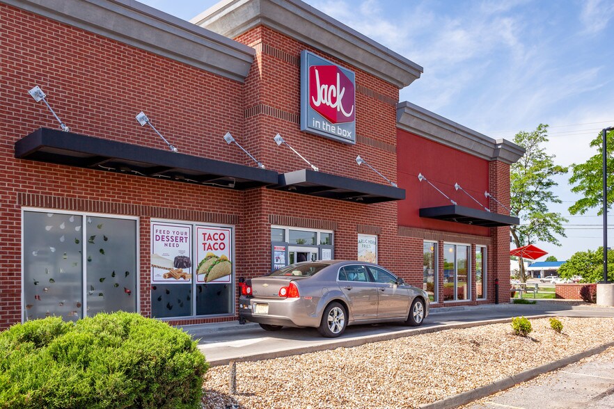 10317 Metcalf Ave, Overland Park, KS for lease - Building Photo - Image 2 of 16