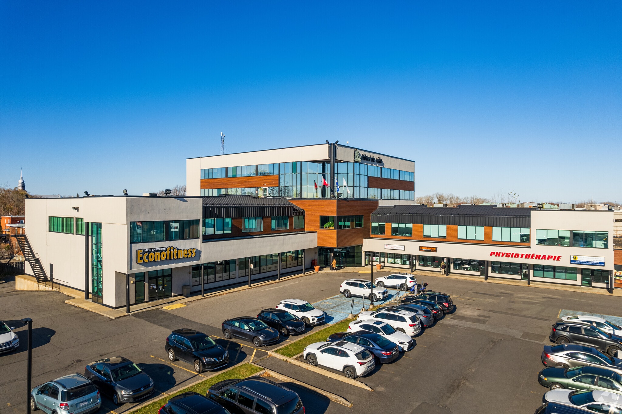 170 Boul Taschereau, La Prairie, QC à louer Photo du bâtiment- Image 1 de 23