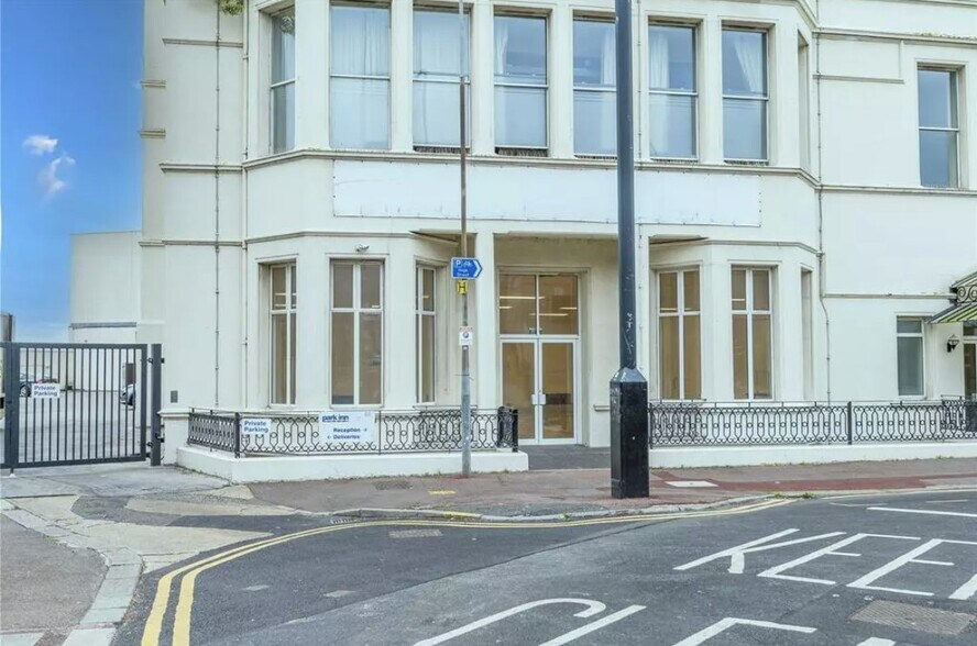 4-5 Church Rd, Southend-On-Sea à louer - Photo du bâtiment - Image 2 de 3