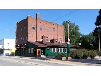 923 W Main St portfolio of 2 properties for sale on LoopNet.ca Primary Photo- Image 1 of 2