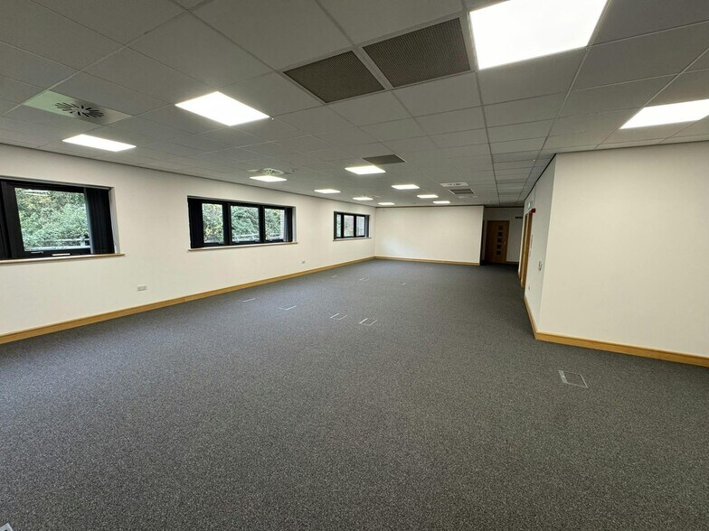 3 Queensbridge, Northampton à louer - Photo du bâtiment - Image 3 de 10