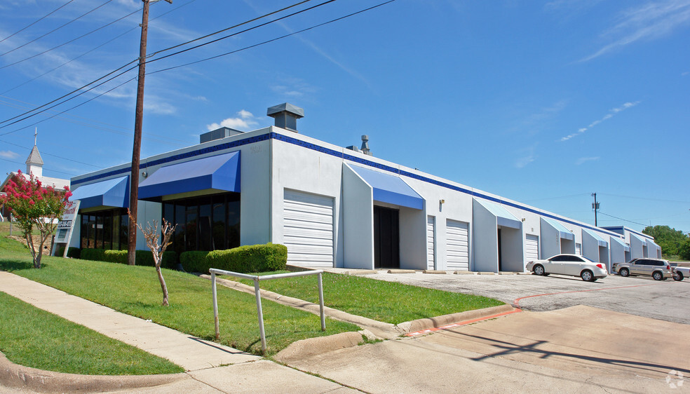 7501-7545 Calmont Ave, Fort Worth, TX for sale - Building Photo - Image 1 of 1