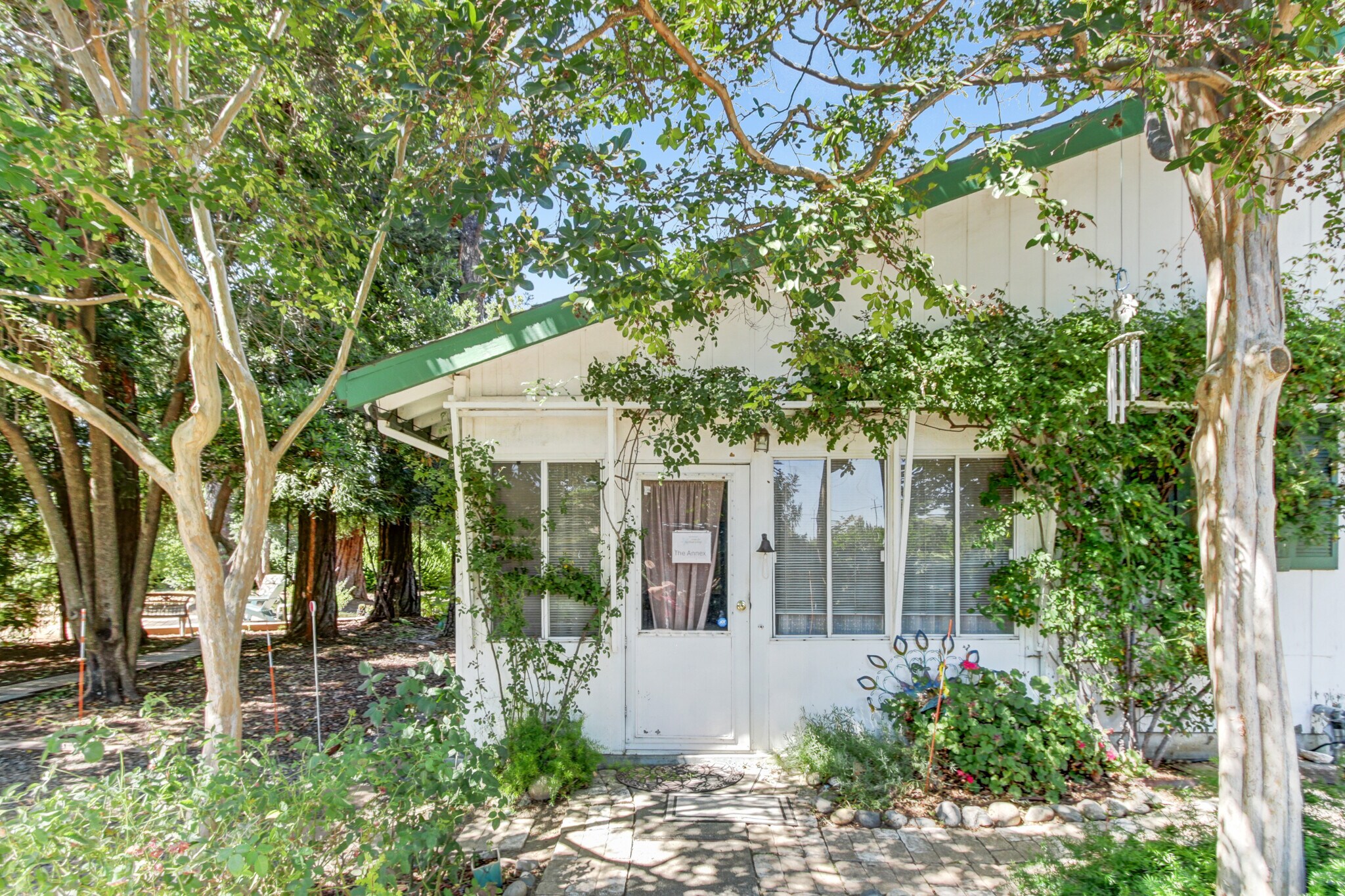 4833 College Oak Dr, Sacramento, CA à vendre Photo du bâtiment- Image 1 de 77