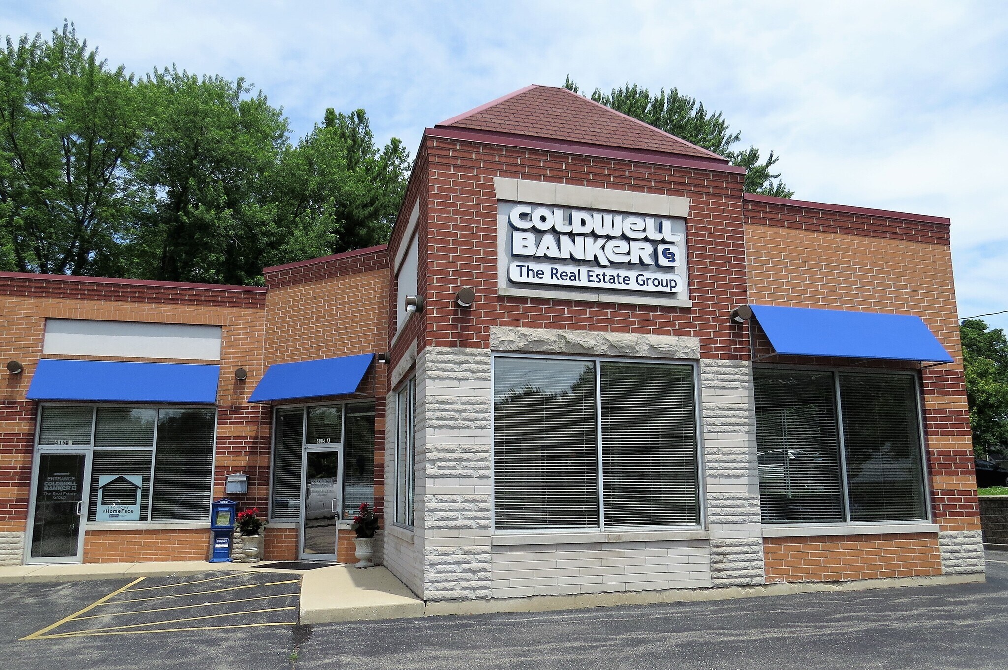 415 E State St, Geneva, IL for lease Primary Photo- Image 1 of 20