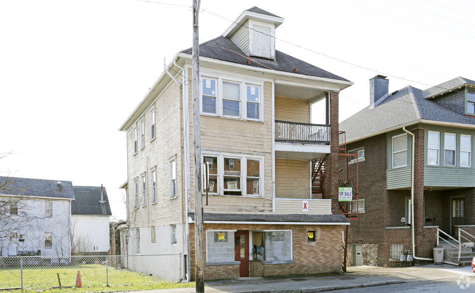 642 W Pittsburgh St, Greensburg, PA à vendre - Photo principale - Image 1 de 1