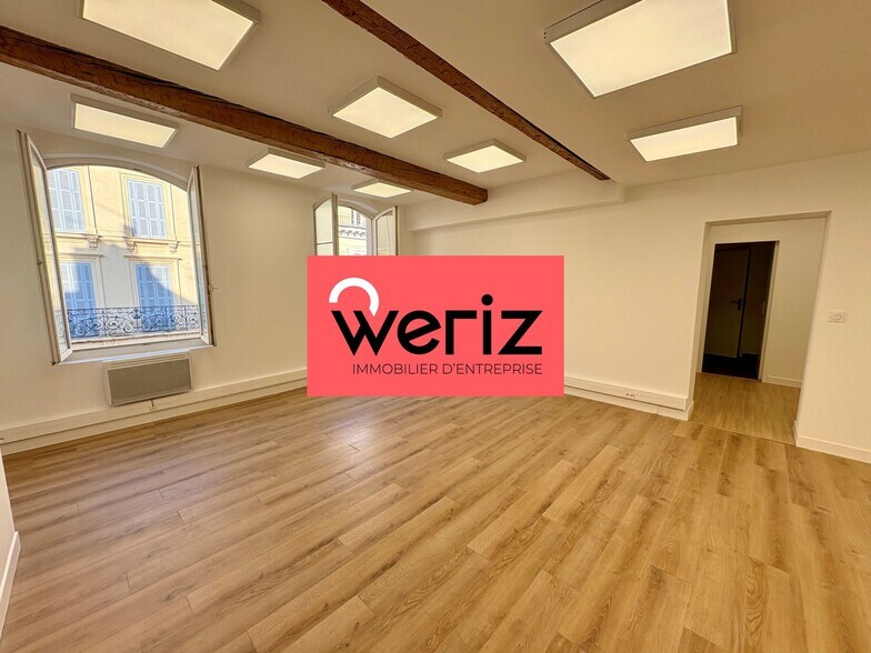 3-5 Rue Saint Ferreol, Marseille à louer - Photo du bâtiment - Image 3 de 5