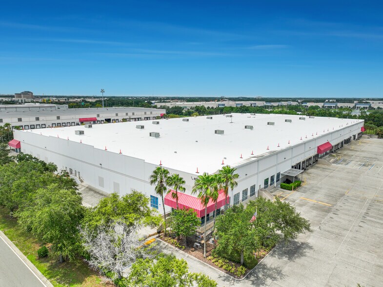 401 Gills Dr, Orlando, FL à louer - Photo du bâtiment - Image 1 de 5