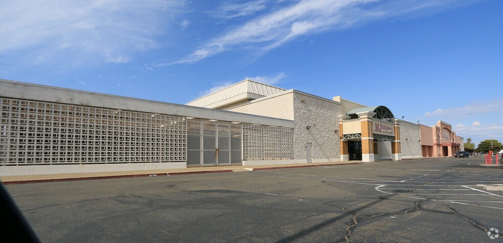 5601 Florin Rd, Sacramento, CA à louer - Photo principale - Image 1 de 9