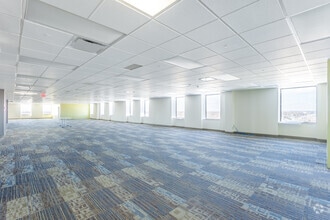 21700 Northwestern Hwy, Southfield, MI for lease Interior Photo- Image 2 of 5