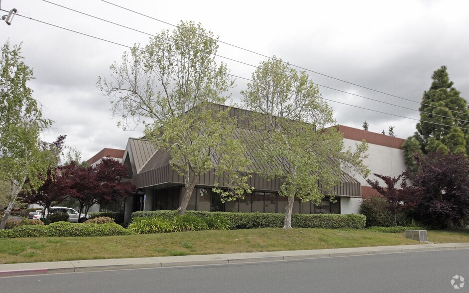 33390 Transit Ave, Union City, CA à louer - Photo principale - Image 1 de 4