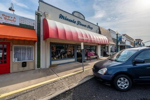 114 W Broad St, Mineola TX - Dépanneur