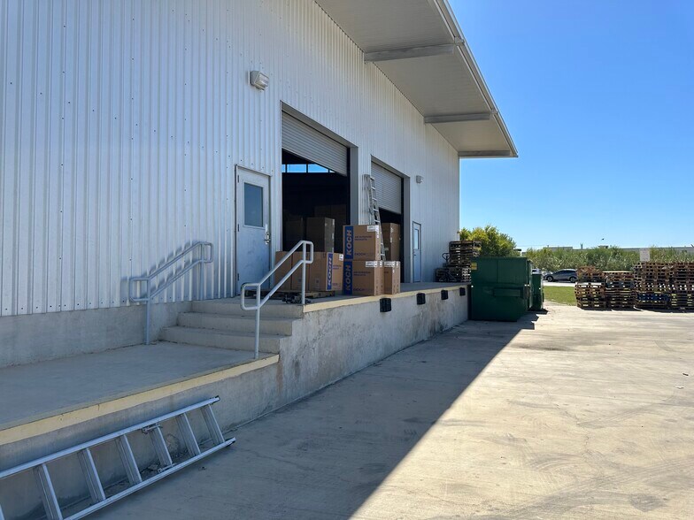 11515 N Weidner Rd, San Antonio, TX à vendre - Photo du bâtiment - Image 3 de 8