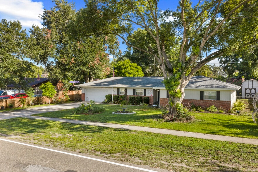 207 W Wheeler Rd, Seffner, FL for sale - Building Photo - Image 1 of 42
