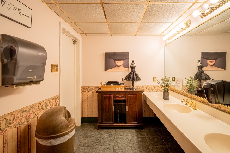 23 Sherman St, Coal Township, PA à vendre - Photo intérieure - Image 3 de 24